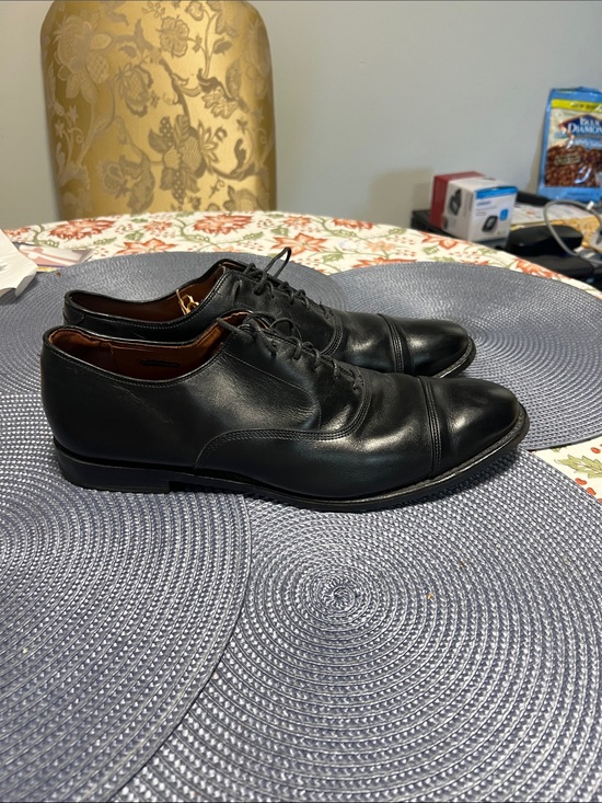 Allen Edmond Classic Black Leather Cap-Toe Oxford Dress Shoes - Men\'s main image 6